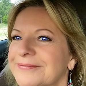 Meet your Posher, Becca